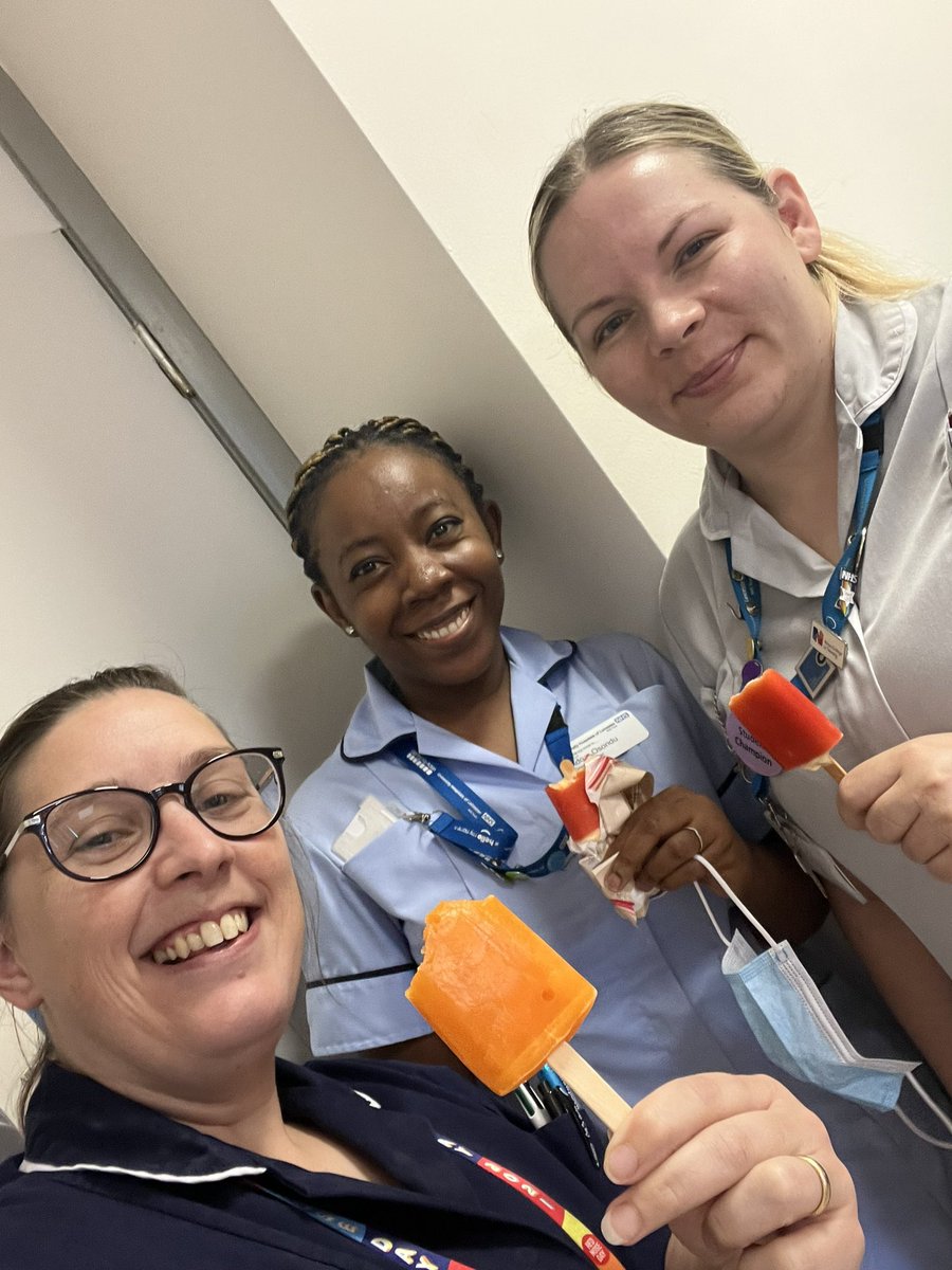 Enjoying ice lollies in the heatwave, thank you UHL for supplying them <a href="/Sh4zz4H/">Sharon 💙 Harding 🌞🌈</a> <a href="/ruth2madison/">Ruth Brailsford</a> @Gemmacade83