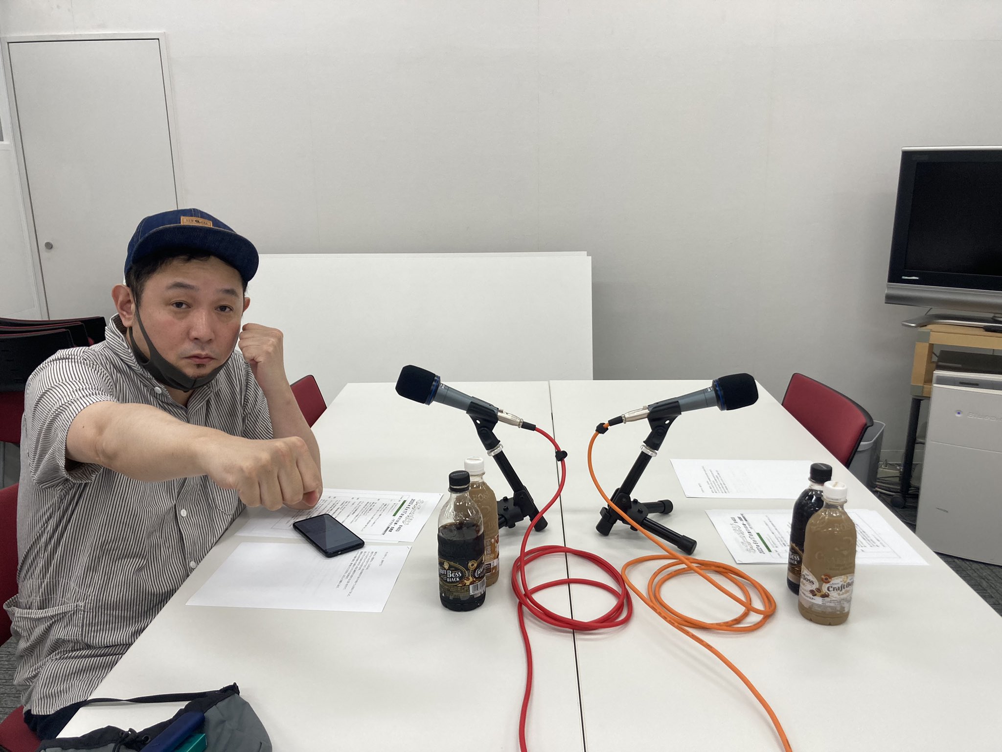 星崎 直也 配信版 ネガ ポジ このあと21時から収録の模様を生配信 でも滝沢さん到着してません 来なくても配信はスタートします ネガポジ T Co Tg745ohwyj Twitter