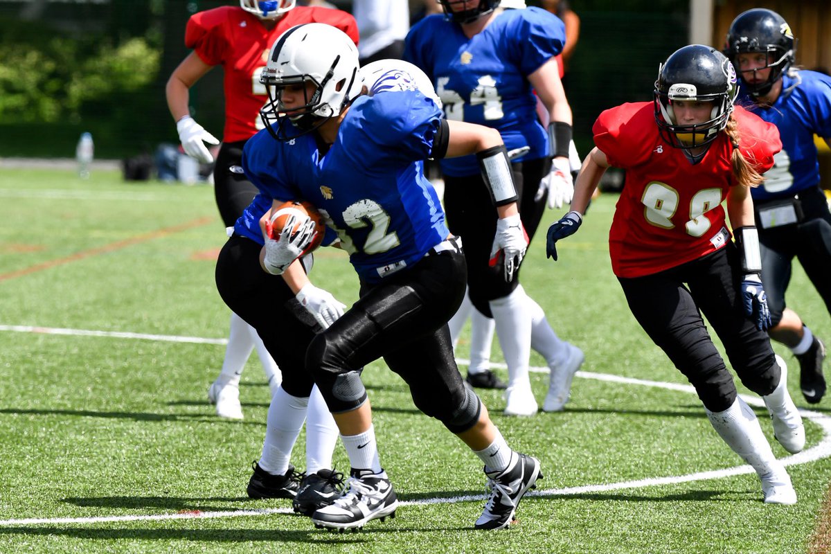 BAFAOfficial's tweet photo. This #FootballFriday weโre sharing just some of the snaps taken at GB Womenโs camps ๐ธ๐ check out the thread below!
Images taken by: gwimages
#footballfriday #britishamericanfootball #girlsofgridiron #gbwomens #femalesports
(1/3) https://t.co/53uLYrzWzm