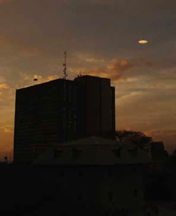 _UnknownSkies_'s tweet photo. March 31, 2006 - San Jose, Costa Rica

#costarica #sanjose #ufo #ufos #alien #aliens #space #strange #unexplained #disclosure #thetruthisoutthere #iwanttobelieve #extraterrestrial #flyingsaucer #ovni #ovnis #НЛО #area51 #ufologia #spaceship #ufosighting #aliensarereal https://t.co/2jGq8lCwbw
