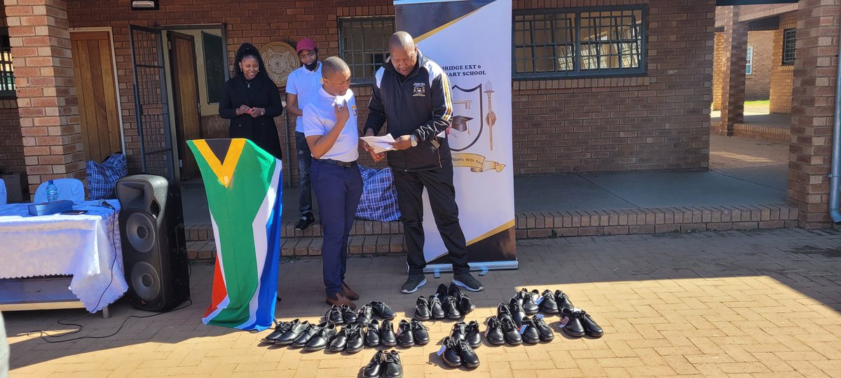 MyAoC_SA's tweet photo. As part of our #YouthDay2022 commemoration, we donated 63 pairs of school shoes to learners of Palmridge Ext 6 Secondary School. And helped them with their university applications, applying for each learner at a minimum of 2 universities. https://t.co/ekgnHSdErv