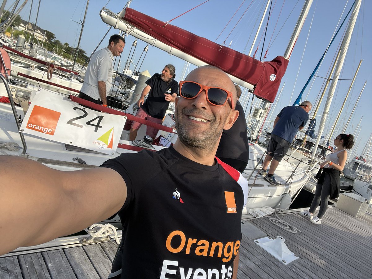 Le départ de l’<a href="/ArmorCup/">ArmorCup</a> 2022 avec notre #équipage des #Hmembiens  <a href="/Patrouilleur77/">Luis Goncalves</a> <a href="/Laurie__Md/">Laurie Maillard</a> <a href="/DurandCath18/">Catherine Durand</a>