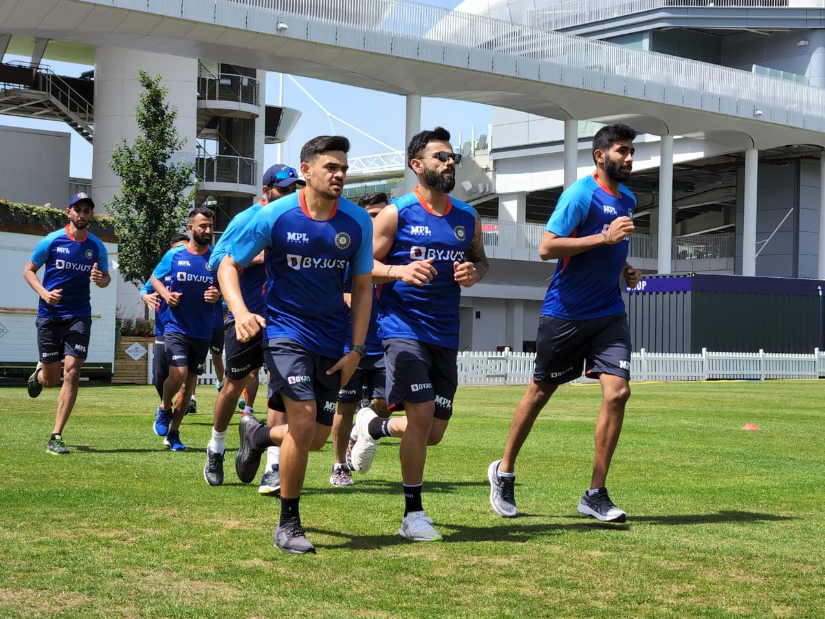 BCCI's tweet photo. Out and about in London🏃🏃#TeamIndia https://t.co/NtOmK2XbsV