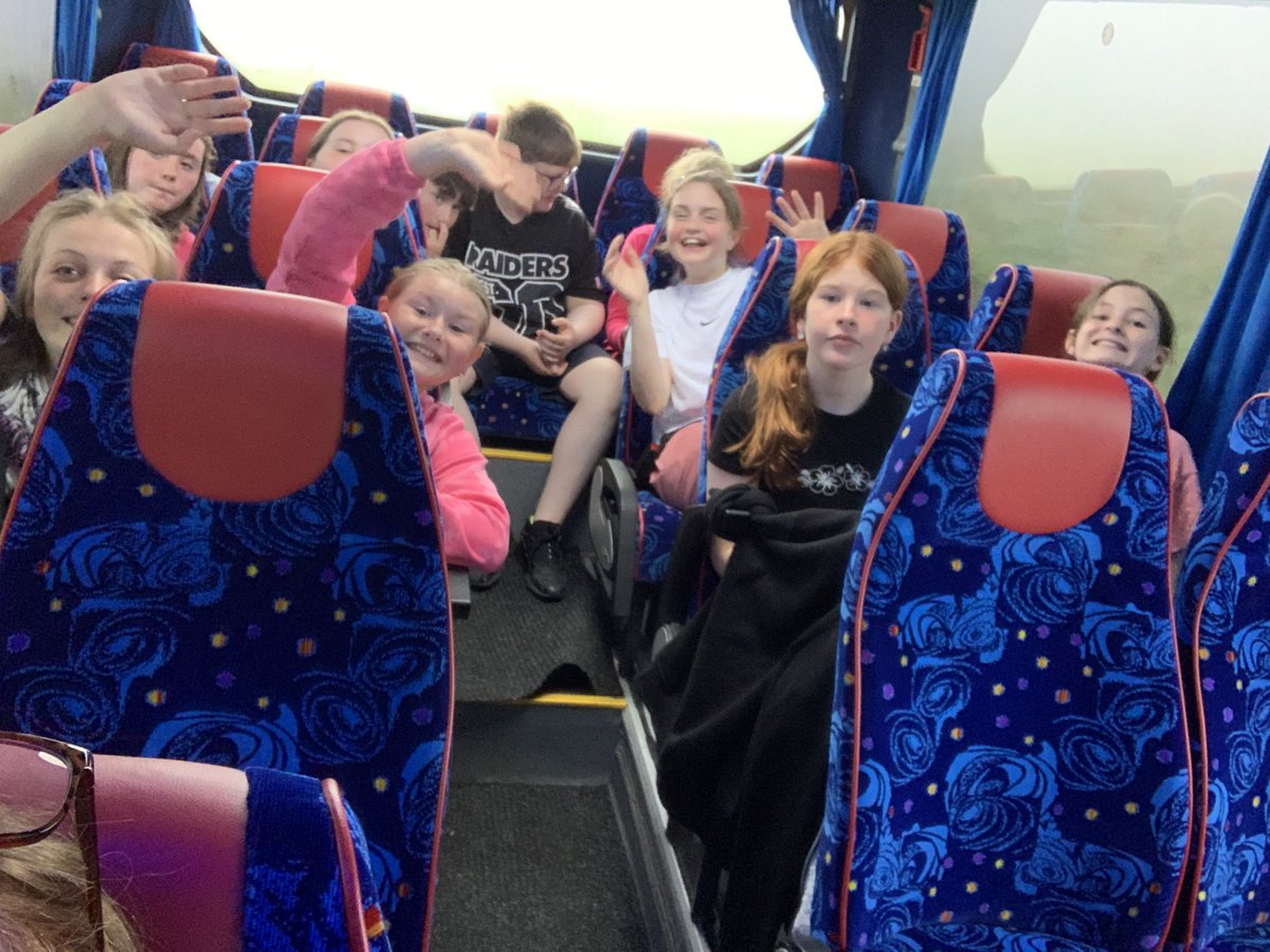 MrsOJoe's tweet photo. We are on our way home #homeready @stjosephsps @p65stjoes #IllneverforgetyouJack @InverclydeNSTC @ https://t.co/E8W2UTRrIc