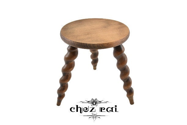 Chezrai1's tweet photo. Excited to share the latest addition to my #etsy shop: Vintage French Small Wooden Stool Tabouret Twist Spiral Leg Table Wooden Chair Seat Side Stand Flower Pot Display Prop c1970-80s / Chez Rai https://t.co/XGSmrDiDgS #brown #stool #smallstool #plantstand #woodenstool https://t.co/hzq7sj3si0