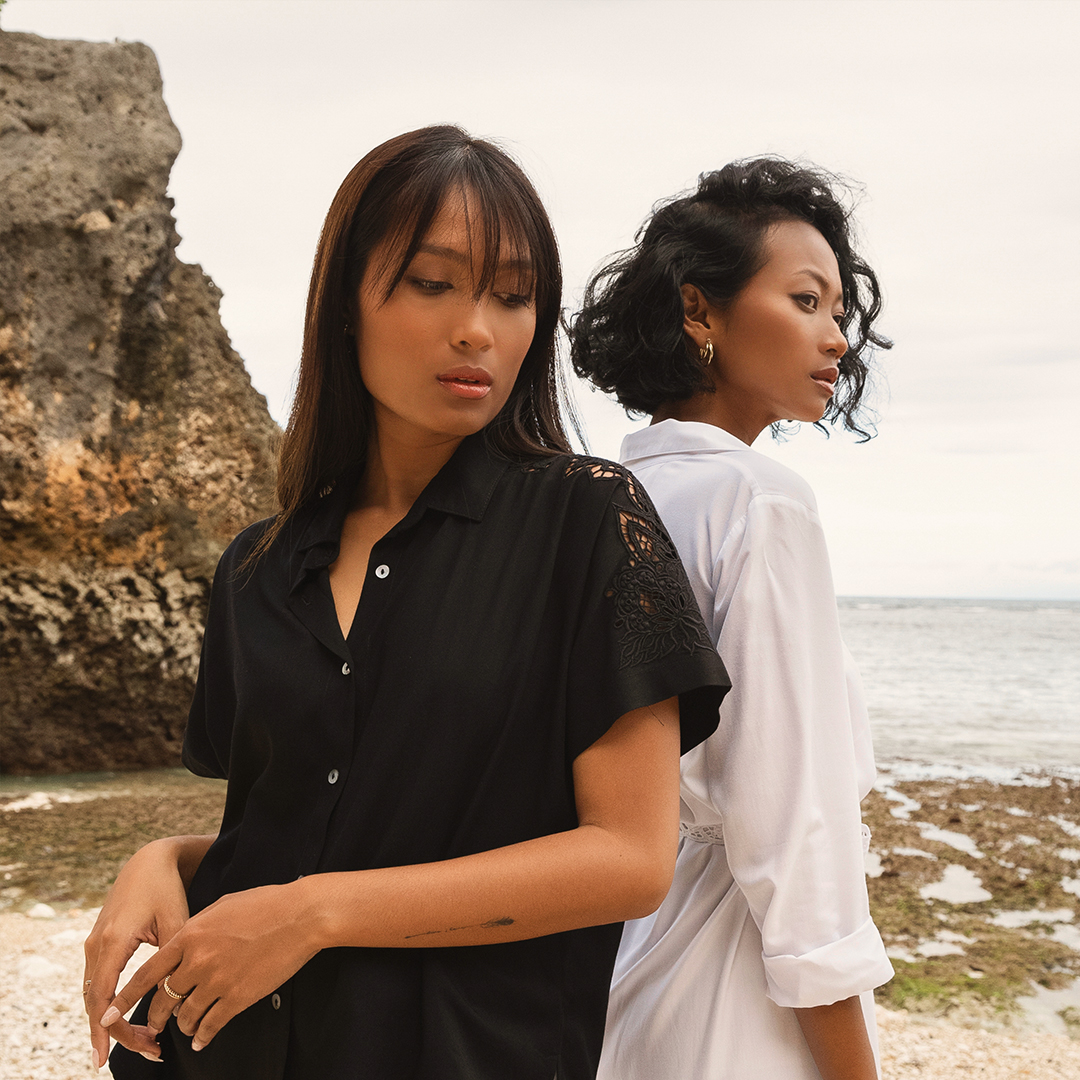 Calm and poised amid the hustle.

Elegant looks for a peaceful mood, only at uluwatu.co.id

#loveislove #SelfLoveThreads #support #slowfashion #lovewins #fashion #summer #style #pride #rainbow #follow #newlaunch #newarrivals #NewCollection