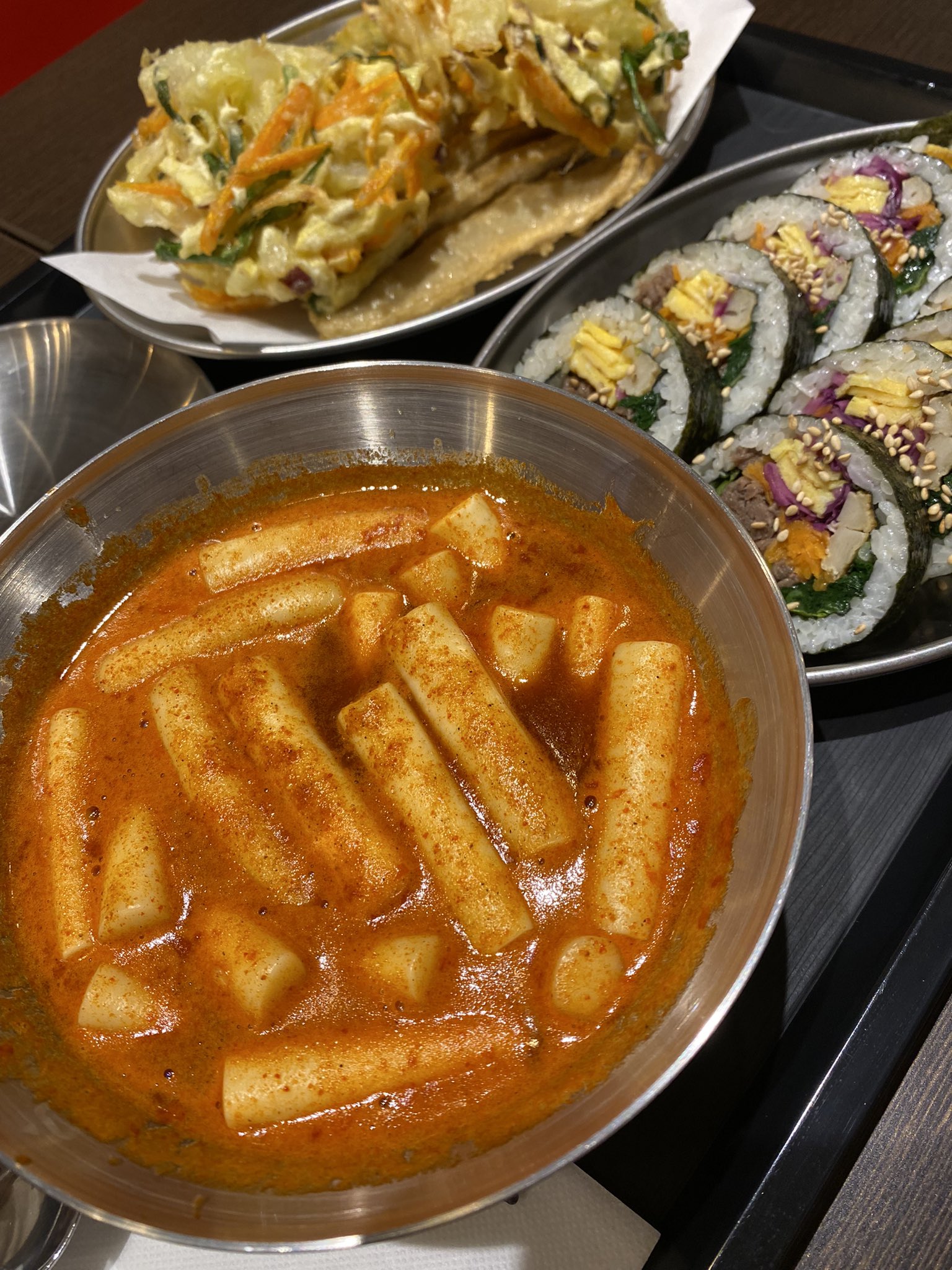 パック屋のご飯探し シンジョントッポッキ新大久保 韓国の本格的なもちもちトッポッキが食べられます 本格的が故にかなり辛いので辛いものが苦手な人は注意 揚げ物とトッポッキのタレはとてもマッチするので揚げ物の注文は必須です 東京都新宿区 パック屋のご飯探し シンジョントッポッキ新大久保 韓国の本格的なもちもちトッポッキが食べられます 本格的が故にかなり辛いので辛いものが苦手な人は注意 揚げ物とトッポッキのタレはとてもマッチするので揚げ物の注文は必須です 東京都新宿区