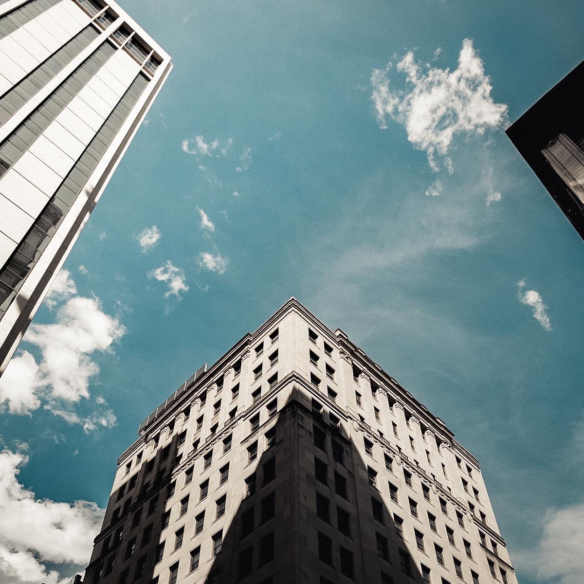 theWildCut's tweet photo. It’s always fun looking for new ways to present my photography. I think it helps to tell the story. #streetphoto #streetphotographer #storytelling #urbanphotography #cityscape https://t.co/rAUBo7tsGU