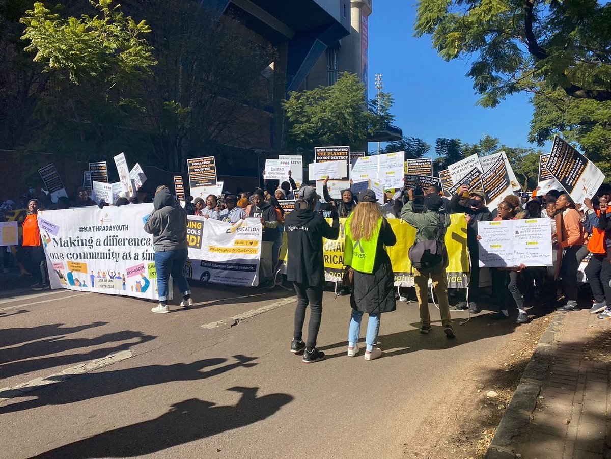 NMCF_SA's tweet photo. Our Youth Leadership Programme team, together with our #EfengBacha members were part of 94 other organisations who marched to Union Buildings on #YouthDay to hand over a memorandum to the President.
The Youth are calling on Government to combat unemployment. #YouthParade https://t.co/EwPyDaKec6