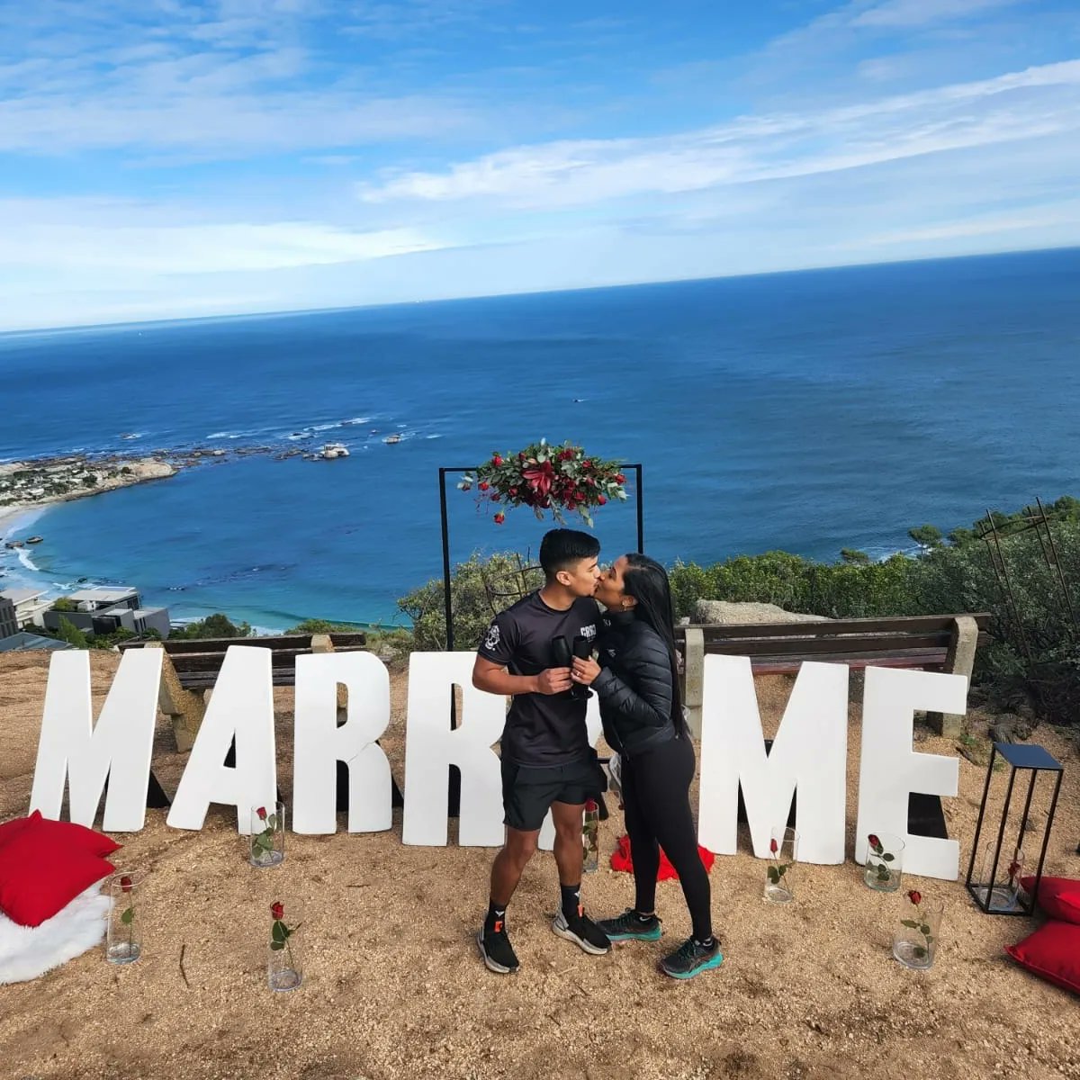 Cleotammy's tweet image. June 2022 = New job and new relationship status 🥰 thank you Lord!