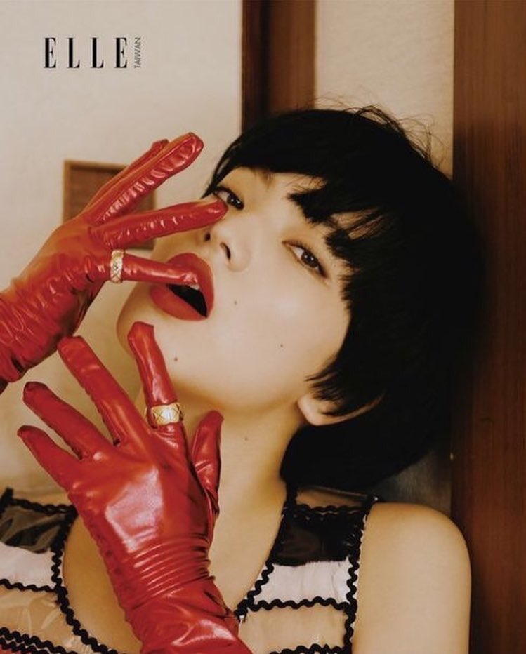 ZroMw_mw's tweet photo. 小松菜奈ちゃんってほんとうに赤リップというか赤が似合うよな…怖くなるくらい妖艶な雰囲気が良すぎる https://t.co/EjxOl5w7Ah