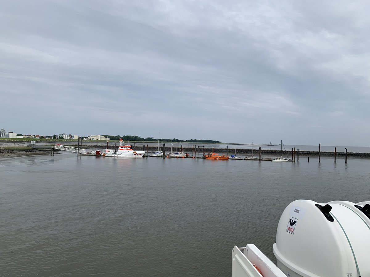 petraheinsohn's tweet photo. #Seenotretter in #Cuxhaven von der #MSHelgoland ❤️

@Seenotretter @StadtCuxhaven @UweSantjer https://t.co/uYj1BaSKMM