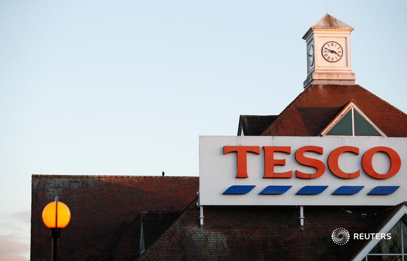 Reuters's tweet photo. Tesco, Britain's biggest retailer, said it was seeing early indications of changing customer behavior due to surging inflationary pressures https://t.co/STuuJmD6mq https://t.co/EaKfhfOKko