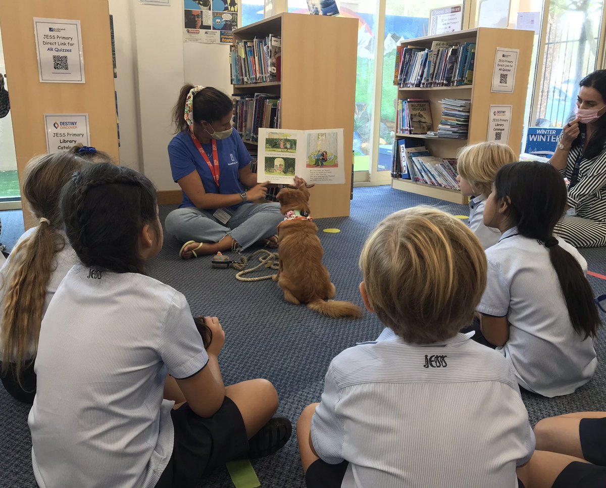 JESSPrimaryYR1's tweet photo. Nothing better than listening to a story with a dog companion. @readingdogsuae @PieCorbett @JESSDubai https://t.co/tZUYleLIQ7