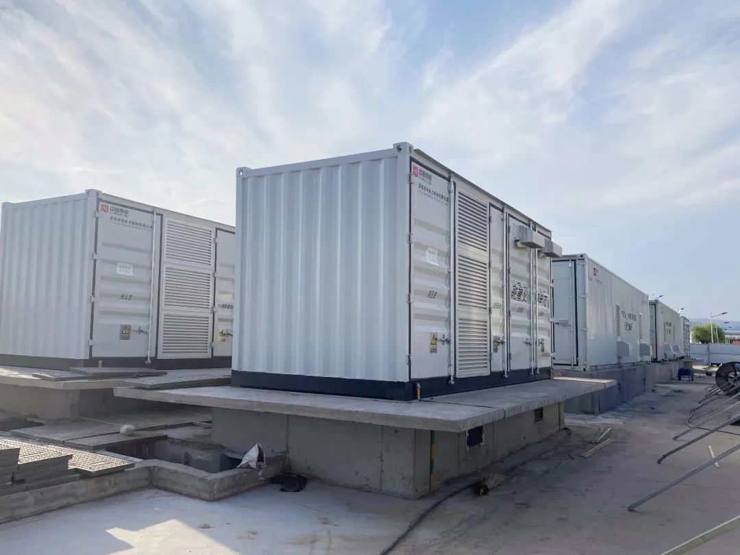 Hopewind123's tweet image. Hopewind's energy #storage  can provide 50kW~3.45MW energy storage converters, EMS, off-grid controllers and other equipment, which are widely used in power generation side, grid side, user side and micro-grid side.#GreenEnergy #solarpowe  #energystorage