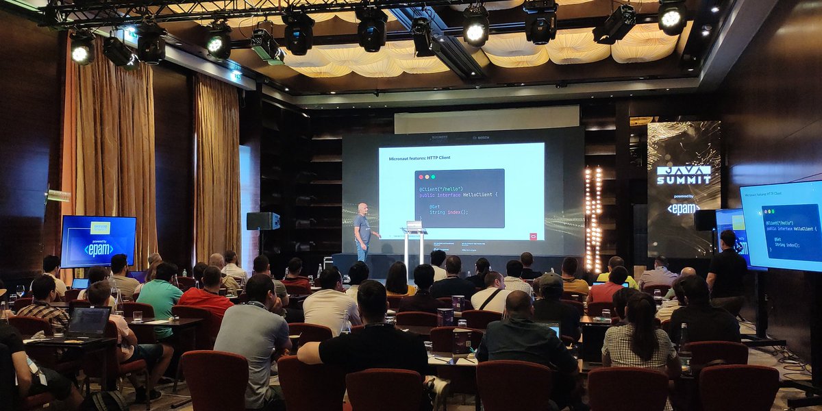 vilojona's tweet photo. El gran @alvaro_sanchez hablando sobre @micronautfw en #bucharesttechweek #Java #conference https://t.co/HWailXEv93