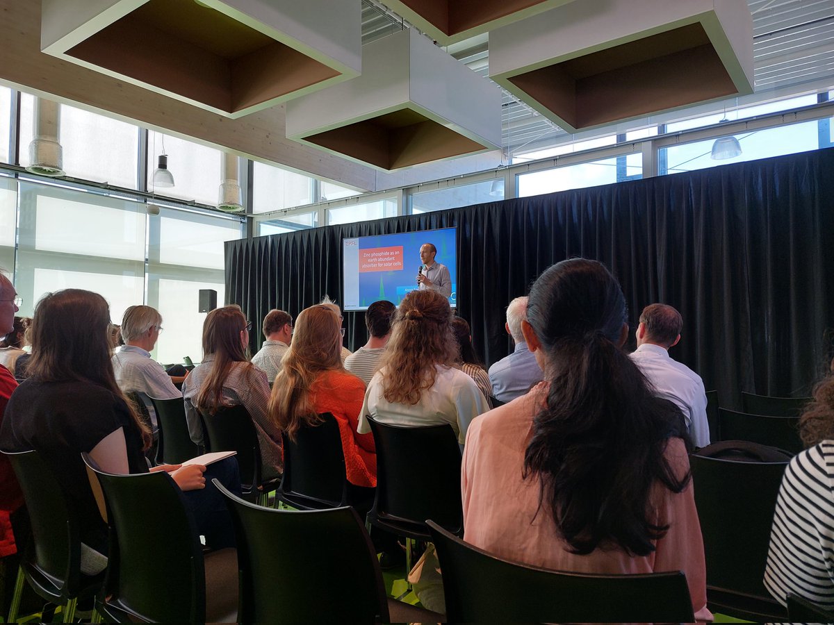 ngaphung36's tweet photo. Excited to be in my first in-person event since 2019 🙌 @_amolf #LMPV symposium starting with a welcome from @brunoehrler https://t.co/8isjnXhWyy