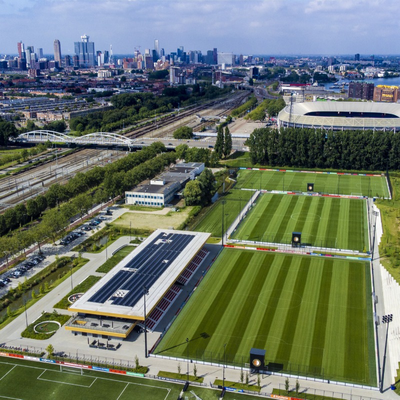 Feyenoord's tweet photo. 𝐓𝐫𝐚𝐢𝐧𝐞𝐫𝐬𝐬𝐭𝐚𝐟 𝐅𝐞𝐲𝐞𝐧𝐨𝐨𝐫𝐝 𝐀𝐜𝐚𝐝𝐞𝐦𝐲 𝟐𝟎𝟐𝟐-𝟐𝟎𝟐𝟑 ✅

Met de aanstelling van Henk Brugge (#FeyenoordO18) is de trainersstaf voor volgend seizoen compleet:

#VarkenoordView
