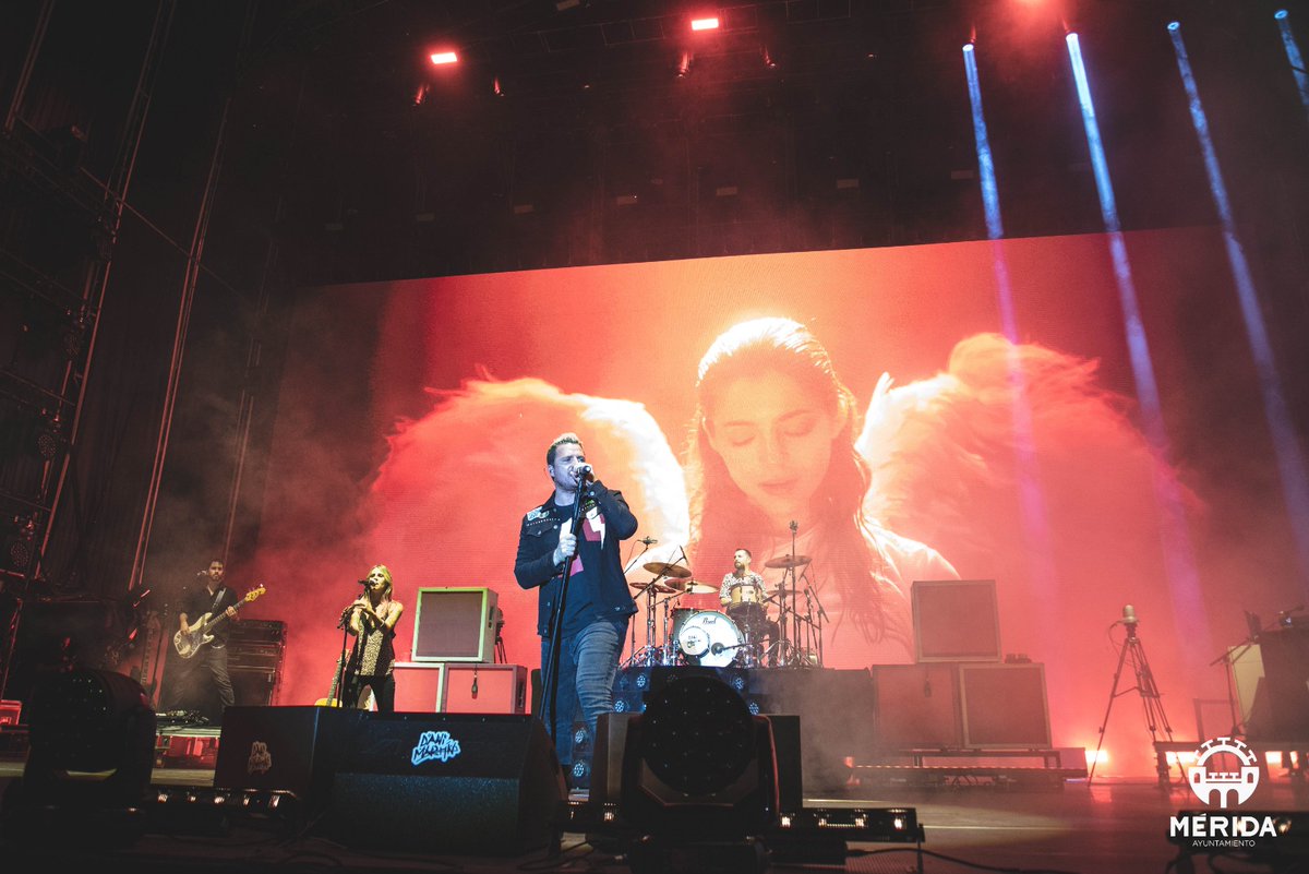 ayto_merida's tweet photo. 🎶🎵 Mérida vivió ayer una noche histórica con el concierto de @CamiloMusica y @_danielmartin_ que hizo vibrar y disfrutar a más de 14.000 asistentes llegados de múltiples puntos de todo el país. Mérida, como referente musical nacional https://t.co/6gegMfNX49