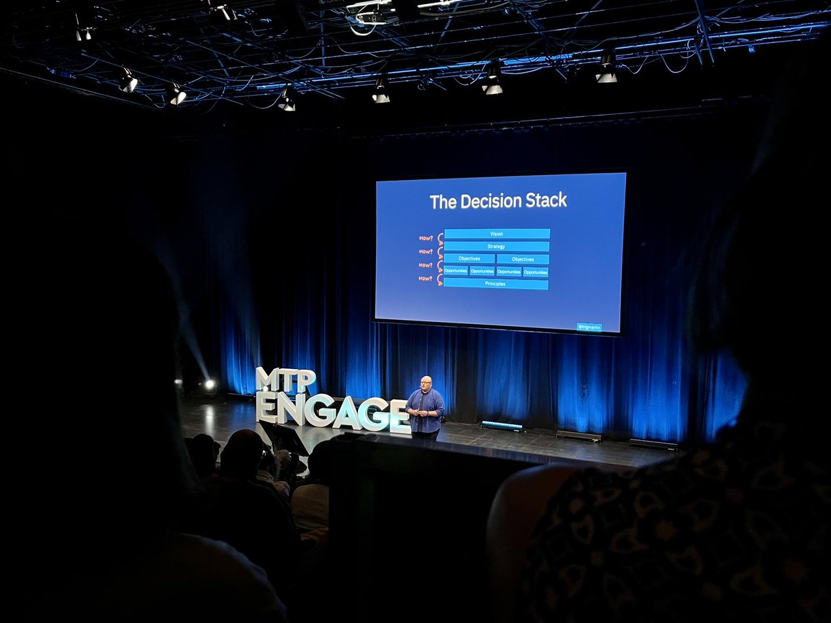 NilsRNeubauer's tweet photo. First up on #mtpengage is @bfgmartin teaching us how alignment on direction provides us with the freedom to make own, better choices 🤓 https://t.co/lj3A64BbPI