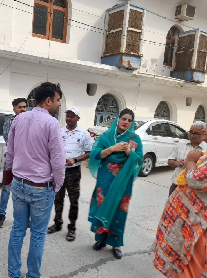 kanhiyag's tweet photo. MCF के साथ कई मुलाकात करने का बाद भी ढाक के तीन पात, अभी तक सड़क का काम शुरू नहीं। #sainikcolony
#कच्चीसड़क #गड्ढायुक्तसड़क 
@PMOIndia 
@KPGBJP
@cmohry
@RavindraRaju19 
@DiprHaryana 
@mlkhattar 
@Dchautala 
@DC_Faridabad 
@MCF_Faridabad https://t.co/AjmO24FlBT https://t.co/Snmh7koHLQ