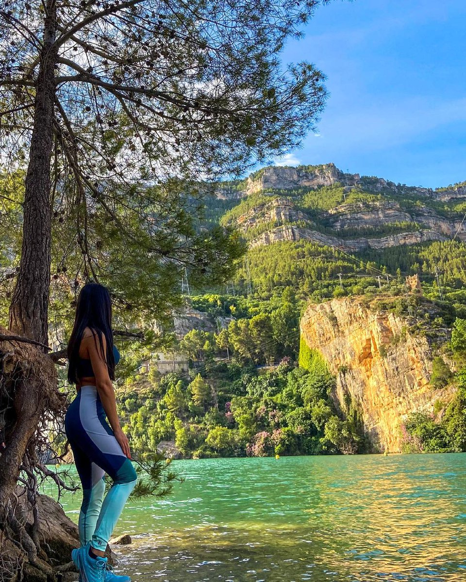 Frente al calor visita nuestro embalse y rutas fluviales ☀️. Foto de @jessicachaacon

#ViveCortesdePallás #TurismoInterior #TurismoRural #ValleAyoraCofrentes #Naturaleza