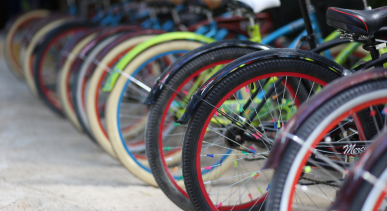 KildareCoCo's tweet photo. 🚲 We have been awarded funding from the National Transport Authority (NTA) to deliver &amp; install cycle parking to schools &amp; clubs throughout the county  
 
If you would like your school or club to avail of this initiative, complete the application form at https://t.co/ag4zdJgrFS https://t.co/0EbgikWjyi