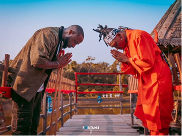 Aduni_aade's tweet photo. The evidence that mayorkun learnt from the best,nd still the best ✌️✌️ certified loner🎧 ✅💖
#30BG #oflagos #Davido #Mayorkun https://t.co/wLNkQIA2su