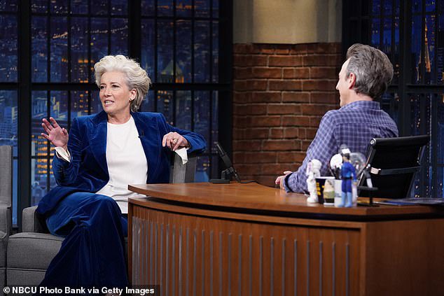 ThreeIcons_'s tweet image. Dame Emma on Late Night With Seth Meyers 💙