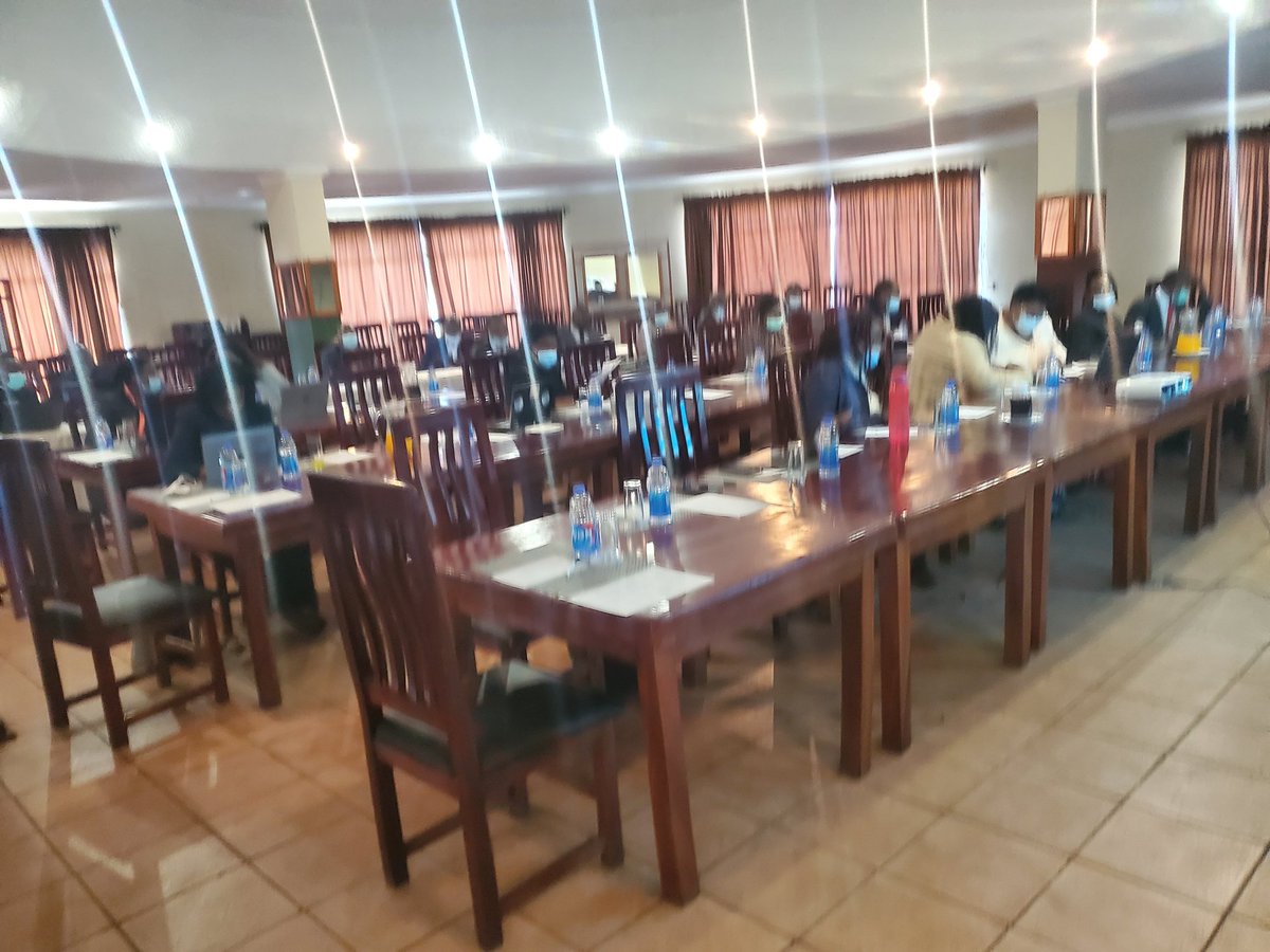 Itairusike's tweet photo. #HappeningNow  - National Maternal and Perinatal Deaths Surveillance and Response (MPDSR) Committee Meeting #Chinhoyi #MashonalandWest 🇿🇼#Zimbabwe @CWGH1 @WHO_Zimbabwe @UNICEFZIMBABWE @UNFPA_Zimbabwe @MoHCCZim https://t.co/3xo5yGHVAs