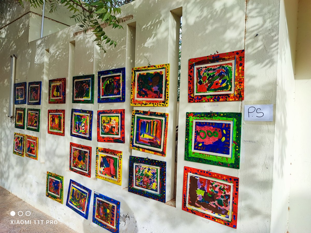 Nkc_Lftm's tweet photo. Un élève un artiste, une belle exposition... https://t.co/g0ef0ynDzi