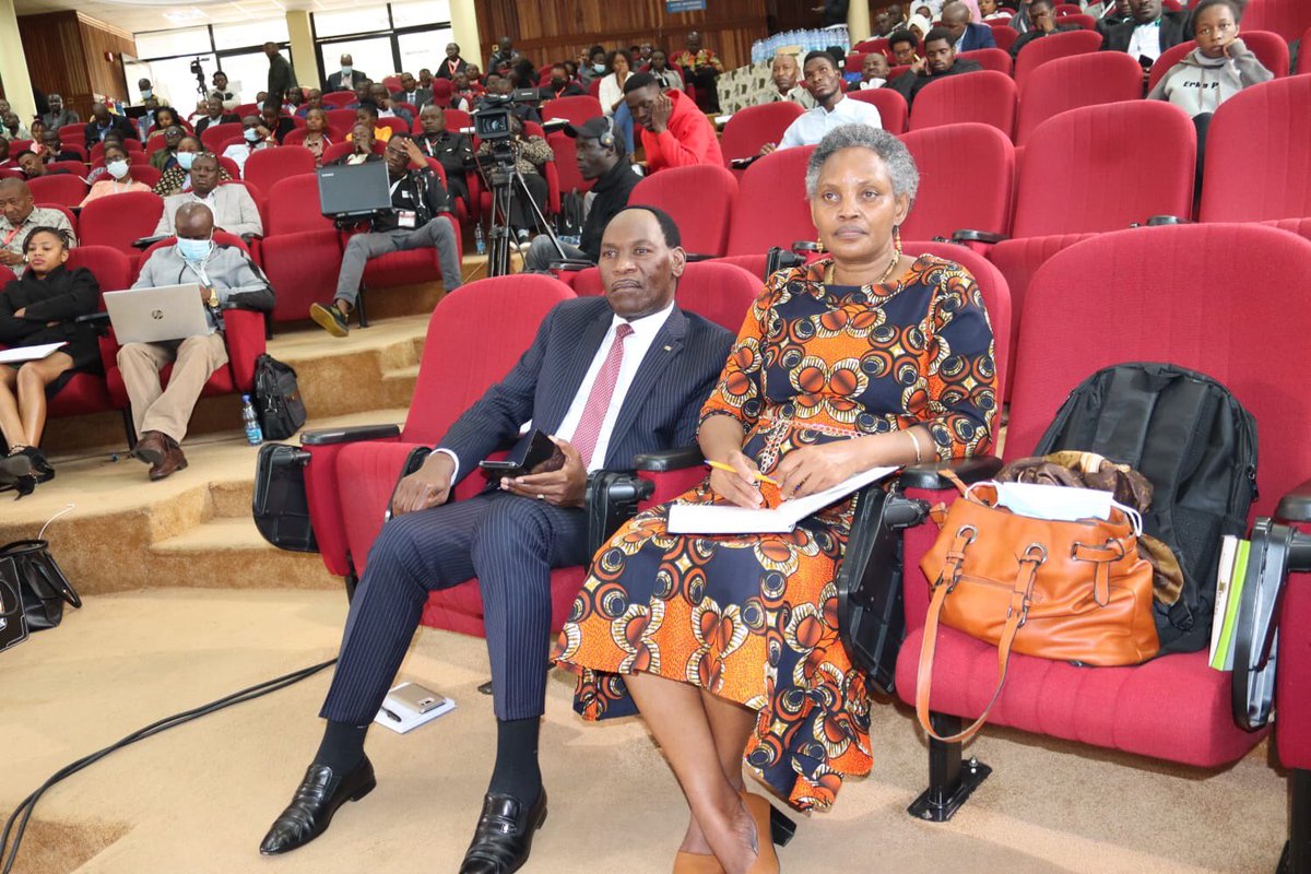 EzekielMutua's tweet photo. Light moments with the @KIPPRAKENYA Executive Director Dr. Rose Ngugi, @KSGKenya Conference Centre at the ongoing 5th KIPPRA Annual Regional Conference. https://t.co/9eAdIW6Zka