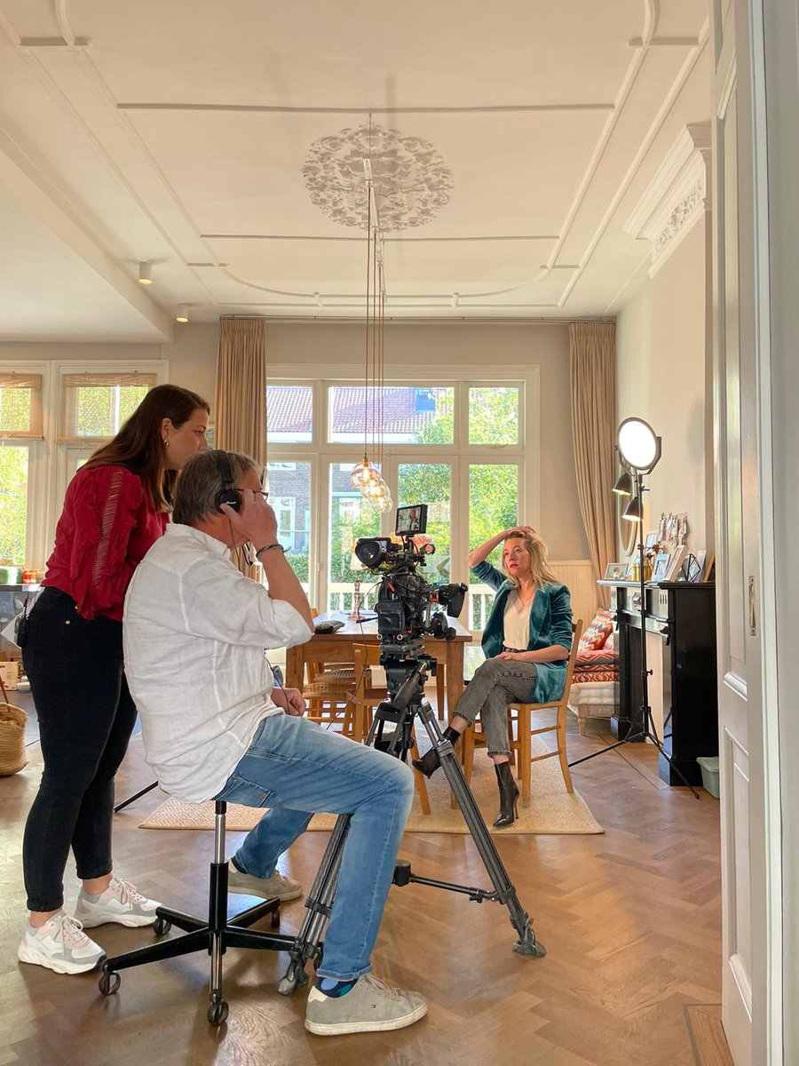 SamHoevenaar's tweet photo. Trots! Maandag 20 juni om 20:30 zie je op Net5 onze docu ‘William &amp; Kate: koningspaar in de wacht’, Powered by LINDA. Een uniek inkijkje in hun levens met o.a. Kate’s oom Gary Goldsmith en @ArthurJEdwards, @scobie, @katienicholl, @LiavanBekhoven, @VanessaLamsvelt. https://t.co/tvDUtnnXJm