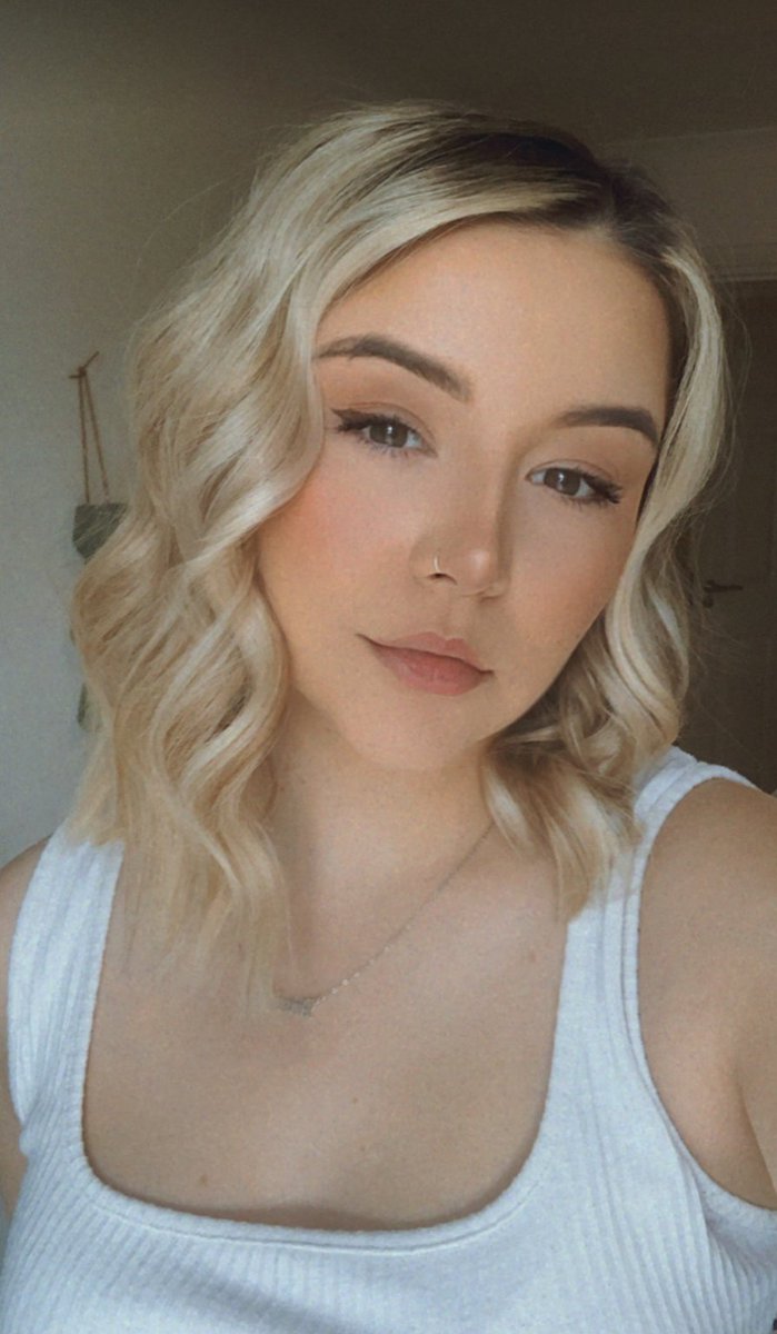 TogetherClubNFT's tweet photo. DOXX TRAIN🚂

My name is Ellie! I’m a 25 y/o Australian Girl and the artist/founder of TOGETHER club 💌

In essence, just an Australian creative who loves iced coffee, cats and the sun☀️ If I am not asleep, you can find me either drawing or reading a book! 

#NFTs #nftart #NFT https://t.co/s0jAr8YYJr