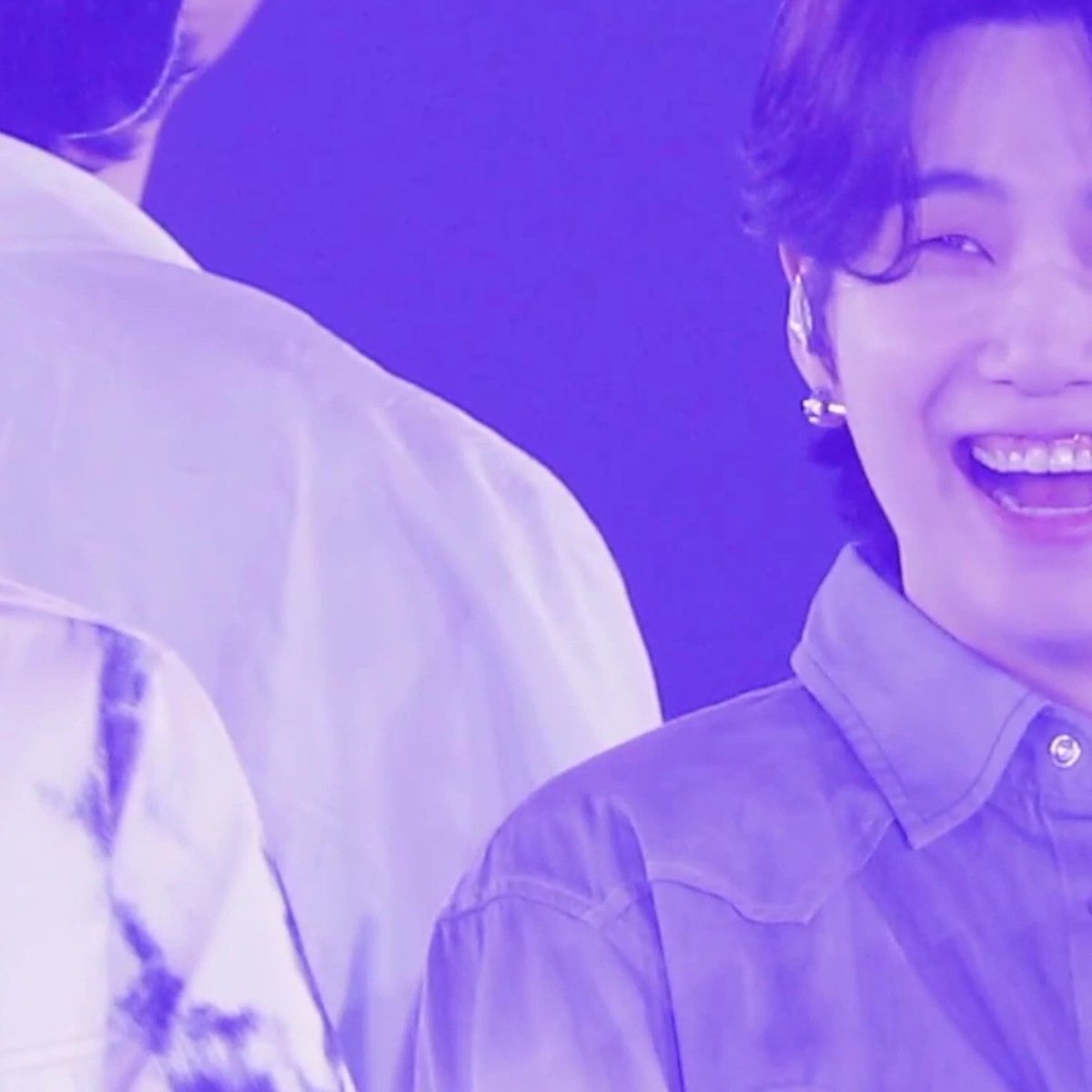 Yoongis reaction to Seokjin eating his mic pls 😭 he is so fond