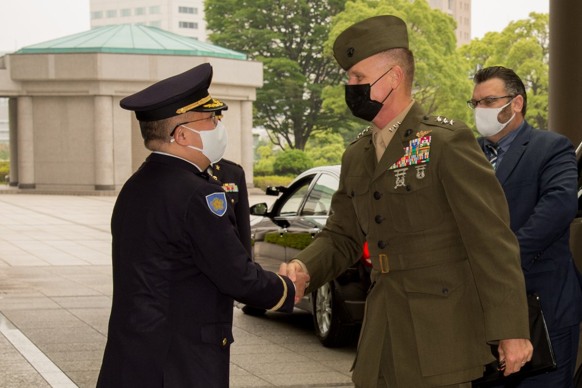 JGSDF_pr's tweet photo. また、吉田陸幕長との懇談においては、初めて #日米 で共催した太平洋水陸両用指揮官シンポジウム（ＰＡＬＳ）が、成功裏に終了したことから、その成果について認識を共有するとともに、#陸自 と #米海兵隊 の間の防衛協力を更に発展させていくことで一致しました。
#JGSDF #PALS22 @PacificMarines https://t.co/zHK7pC0ErK