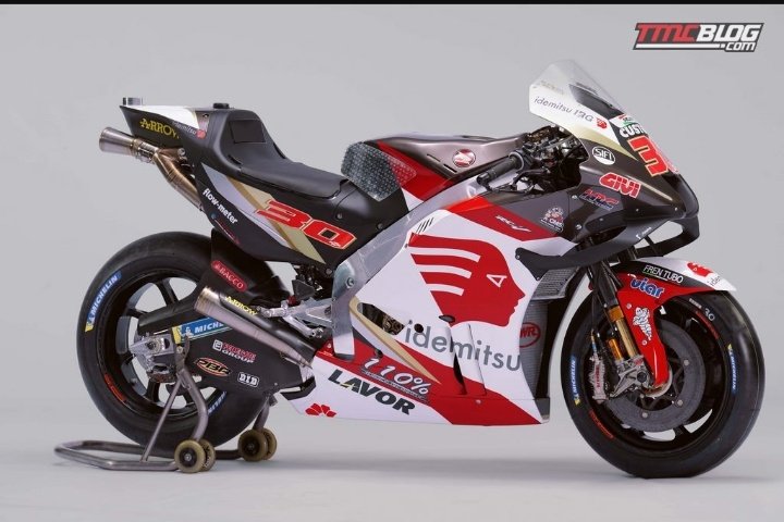 Snowballtherlo1's tweet photo. Pembalab MotoGP 🤝🛣️🚦
Yamaha YZR-M1                    LCR Honda
                                                   Idemitsu         
        #JAY                              #SUNGHOON https://t.co/8SvRQv3V3v