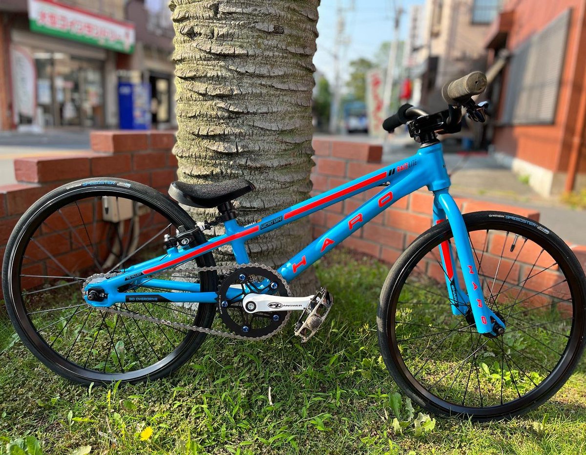 astbikes's tweet photo. 毎日ゴリラ公園で走っているので他の子と回転が違う事に気ずきお友達になった同い年の子のお父さんにクランク変えると良いと聞いたそうです。即カスタム!
#answerbmx
#mcs
#tangeseiki
#bmxracing
#astbikes
#astforest
#成増
#光が丘公園
#練馬
#板橋
#和光市
#秩父市 https://t.co/BK4qr5Zvb1