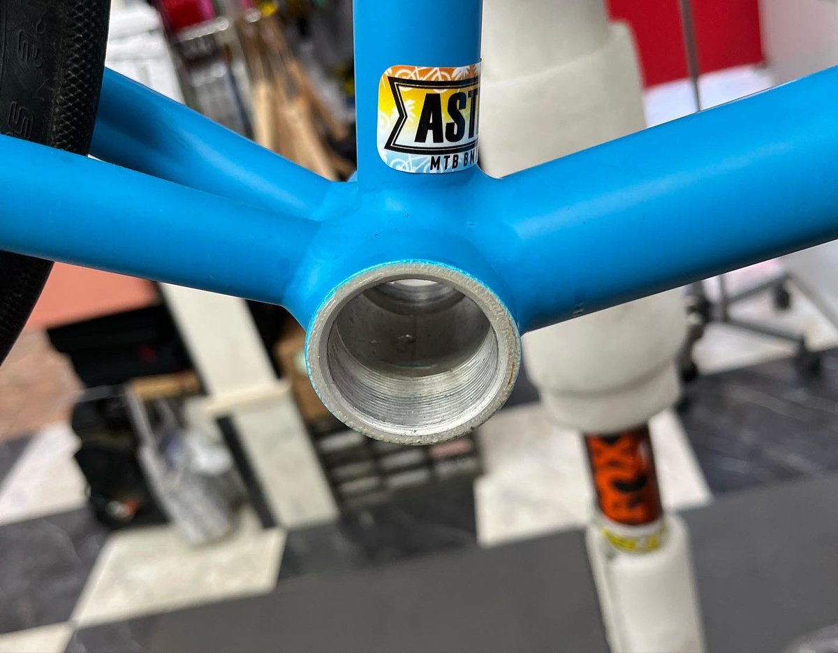 astbikes's tweet photo. 毎日ゴリラ公園で走っているので他の子と回転が違う事に気ずきお友達になった同い年の子のお父さんにクランク変えると良いと聞いたそうです。即カスタム!
#answerbmx
#mcs
#tangeseiki
#bmxracing
#astbikes
#astforest
#成増
#光が丘公園
#練馬
#板橋
#和光市
#秩父市 https://t.co/BK4qr5Zvb1