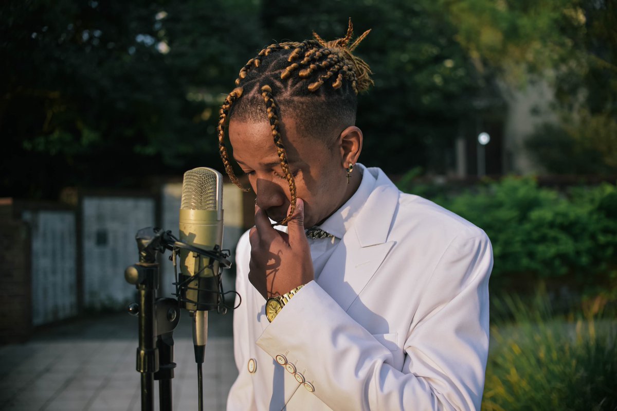 SizzleRSA's tweet photo. For this Father’s Day I had to shoot something special for my late dad, video dropping Sunday🤍🕊
The song is available on all streaming platforms worldwide: https://t.co/1E3knQhkGf
Dressed by: Influence
Shot by: @Brzyeastlondon
#LetterToPops #VIBESnFEELS https://t.co/3rpG1Bx4Uq