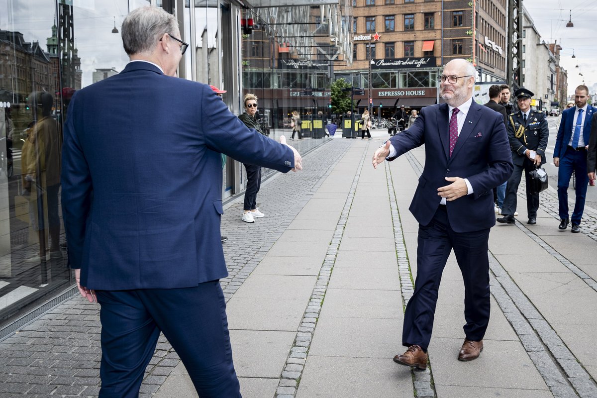 pantoinspect's tweet photo. Our CEO, @BreitingMalte, met with the #President of #Estonia and his delegation at a business round table meeting hosted by @DanskIndustri to discuss how #Danish #companies can #contribute to the @RailBaltica #project. PantoInspect can #protect Rail Baltic against #teardowns https://t.co/vB0ccs9RWg