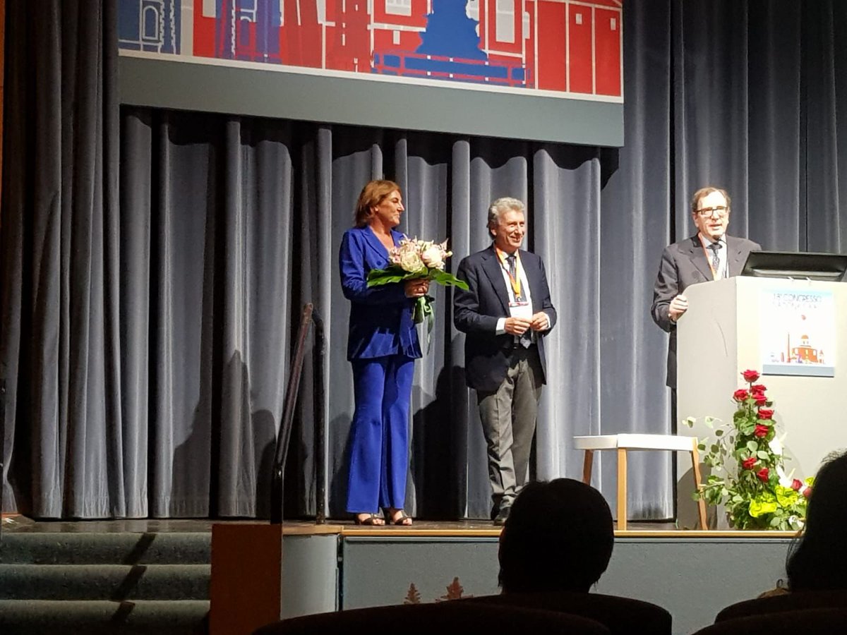 AIMGroupInt's tweet photo. How #AIMazing to receive thank you flowers from the Congress President in Bologna. We've been powering events in the #arithmology and #cardiovascular field for a long time... When experience is rewarded, satisfaction is double! https://t.co/wp1sDLSOhm