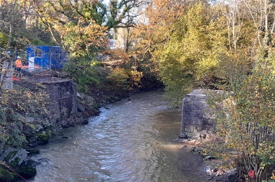 What’s the situation regarding the iron tram bridge in Trecynon? It’s one of Aberdare’s historical and industrial treasures  and the oldest bridge of its kind in the world but its repair seems to have been abandoned <a href="/RCTCouncil/">RCT Council</a> <a href="/VikkiHowells/">Vikki Howells MS</a> <a href="/AndrewMorganRCT/">Cllr Andrew Morgan OBE</a> photo Michael Prosser