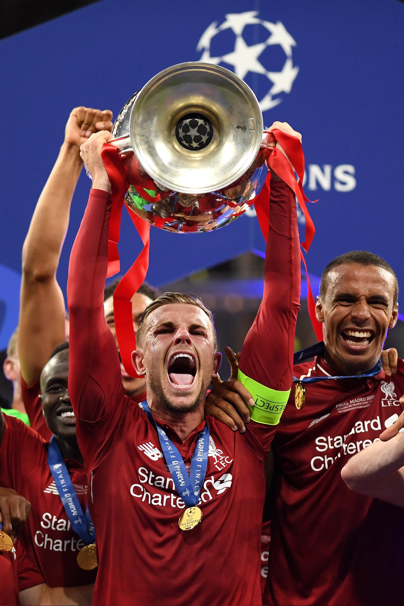 Happy 32nd birthday, Jordan Henderson. 