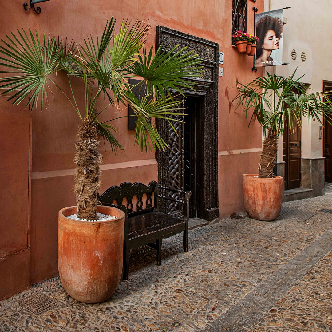 HammamAlAndalus's tweet photo. ¿Alguna vez has soñado con ese #lugarperfecto en el que te liberas de las tensiones del día a día, y comienzas a #reconectar con tu yo interior sin preocuparte de nada? ☝
Ese lugar existe, se llama Hammam Al Ándalus ❤
El lugar dónde tus #placeres se hacen realidad ✨ https://t.co/UBwB7uQTbQ