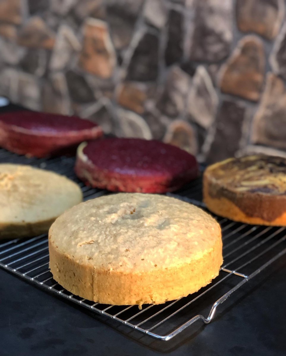 _Vanilladaddy's tweet photo. ⚠️Selling you premium Quality since 2018
Nakedcakes are available for you✅
#cakes #nakedcakes #bigmanscake #kanotwittercommunity #arewatwitter https://t.co/dZwUSM7JuD