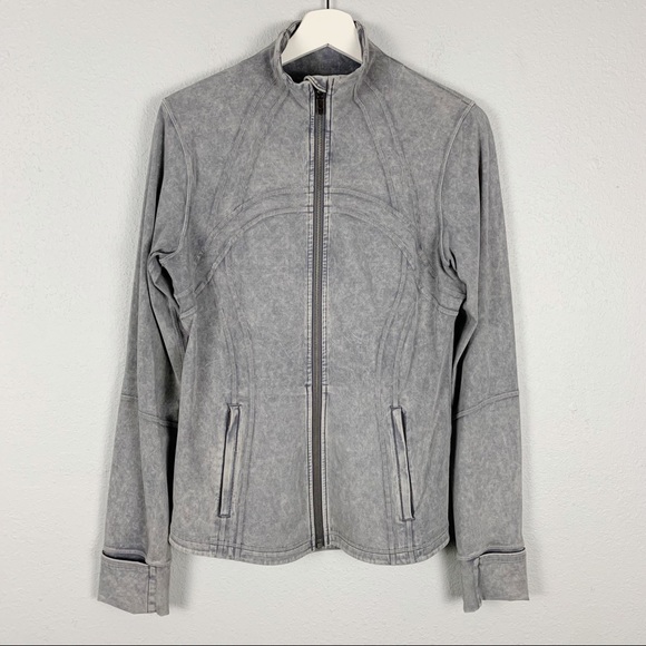 So good I had to share! Check out all the items I'm loving on <a href="/Poshmarkapp/">Poshmark</a> #poshmark #fashion #style #shopmycloset #lululemonathletica: posh.mk/Uc0UZWdEVqb