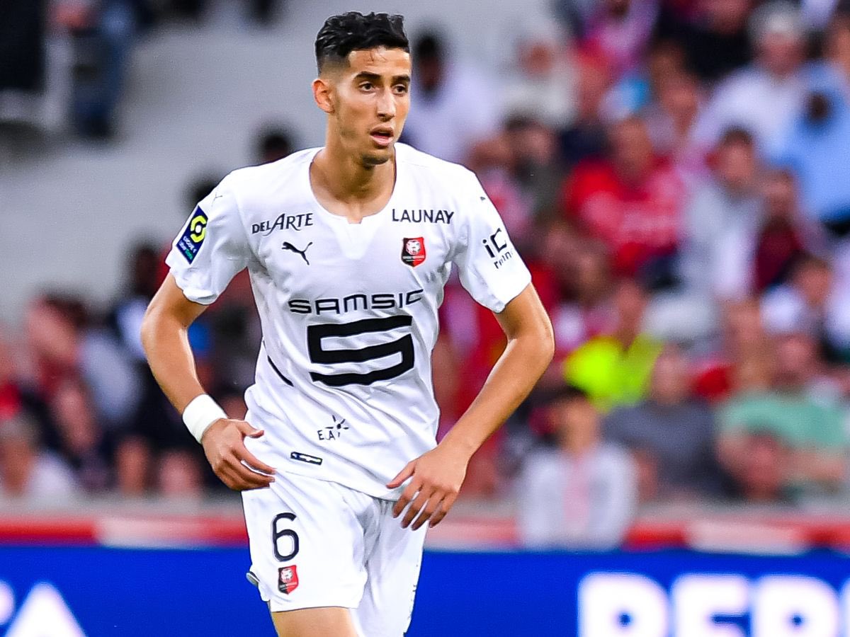 TheWestHamNews1's tweet photo. AGUERD ARRIVAL🚨

After all the panic yesterday we are delighted to announce that Nayef Aguerd is in the building 🇲🇦🌟

The Moroccan defender is currently at Rush Green to complete a medical and media work 🤝✅

| ExWHUemployee |

- #WHUFC #TransferNews #aguerd - https://t.co/jwThrqJIlS