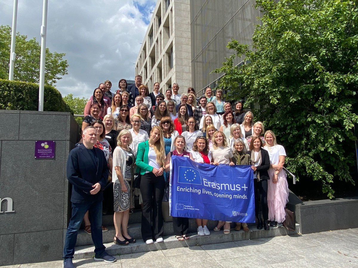GVA_Cefire's tweet photo. 🔊La directora del #CEFIREValència ha participat a la TCA “ECEC Exchange”, celebrada a Dublin del 14 al 16 de juny, on ha pogut compartir reptes i experiències sobre Educació i Cura de la 1a.Infància per a poder oferir desenvolupament professional al personal docent. #Erasmusplus https://t.co/bO2Eu75TRf
