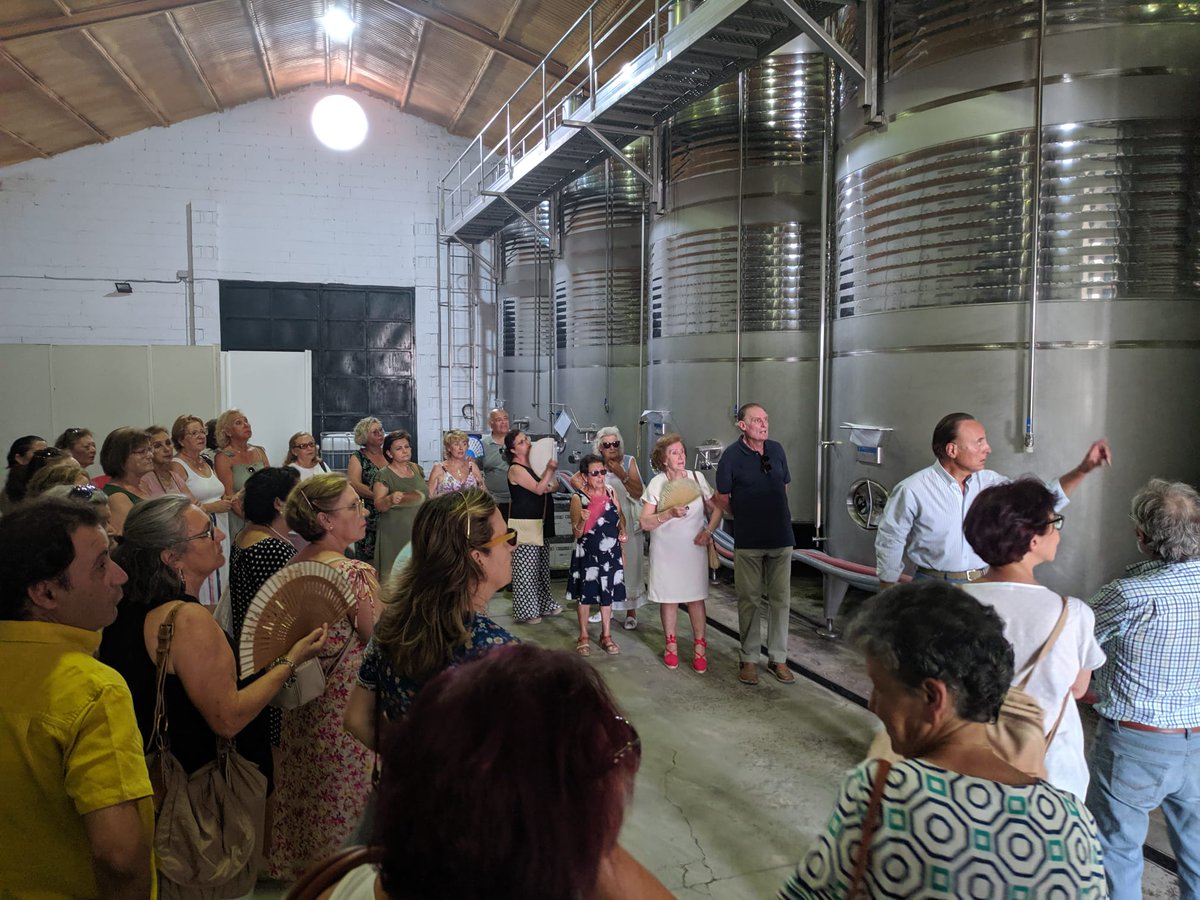 Alumnado <a href="/edpermanente/">Educación Permanente Personas Adultas Andalucía</a> CEPER Maestra Dña. Carmela, SEP Cerrillo Blanco, SEP Mures y SEP S. Bartolomé, recibidos por el alcalde de @aytoumbrete, conoce el patrimonio de Umbrete y una típica bodega. ¡Enhorabuena por esta actividad! <a href="/CEPSevilla/">CEP de Sevilla.</a> <a href="/ProInnoAnd/">Programas para la Innovación Educativa</a> <a href="/EducaAnd/">Consejería Desarrollo Educativo y FP</a> <a href="/Patrimonio_And/">Vivir y Sentir el Patrimonio</a>